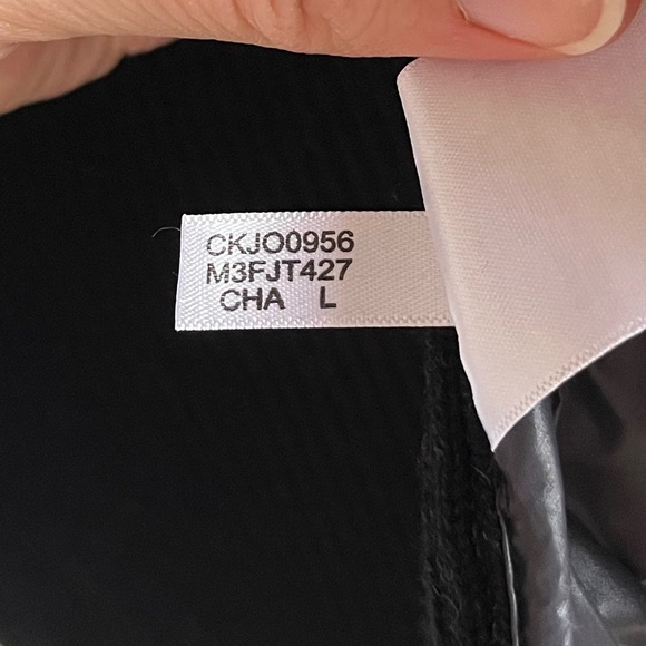 Calvin Klein Women’s Black Mixed Media Duck Down Quilted Knit Puffer Vest Sz Lg - Picture 9 of 9